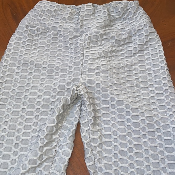 Amazon Essentials Booty Leggings small - Picture 2 of 4